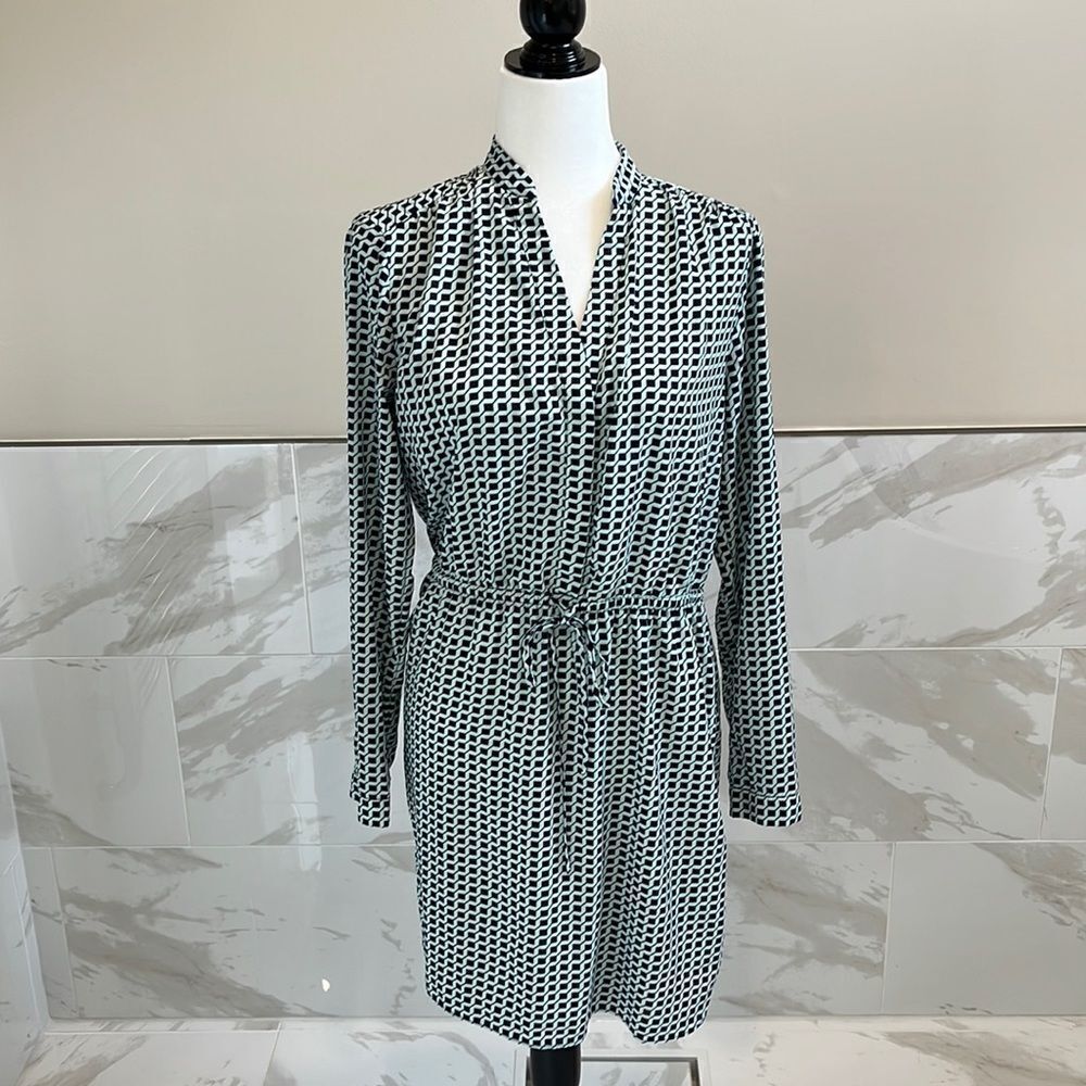 Gap  designed y crafted dress.  Light  Green  And Black Talla . Size M